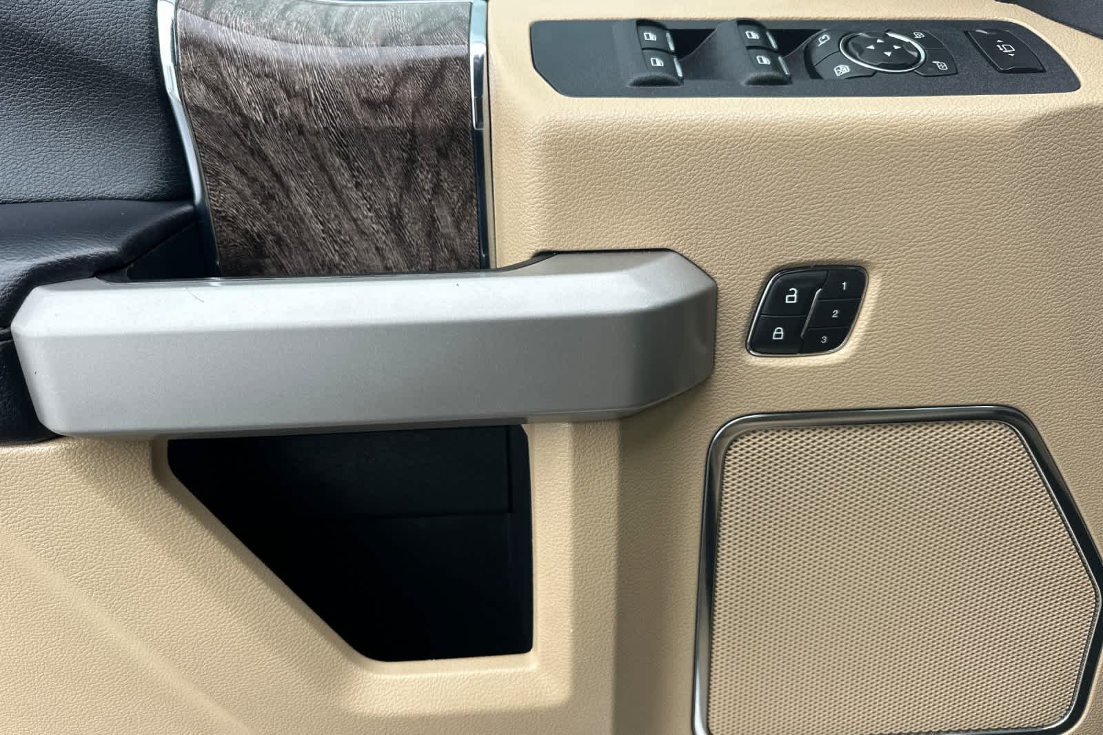 Thumbnail: 2019 Ford F-250 - 12