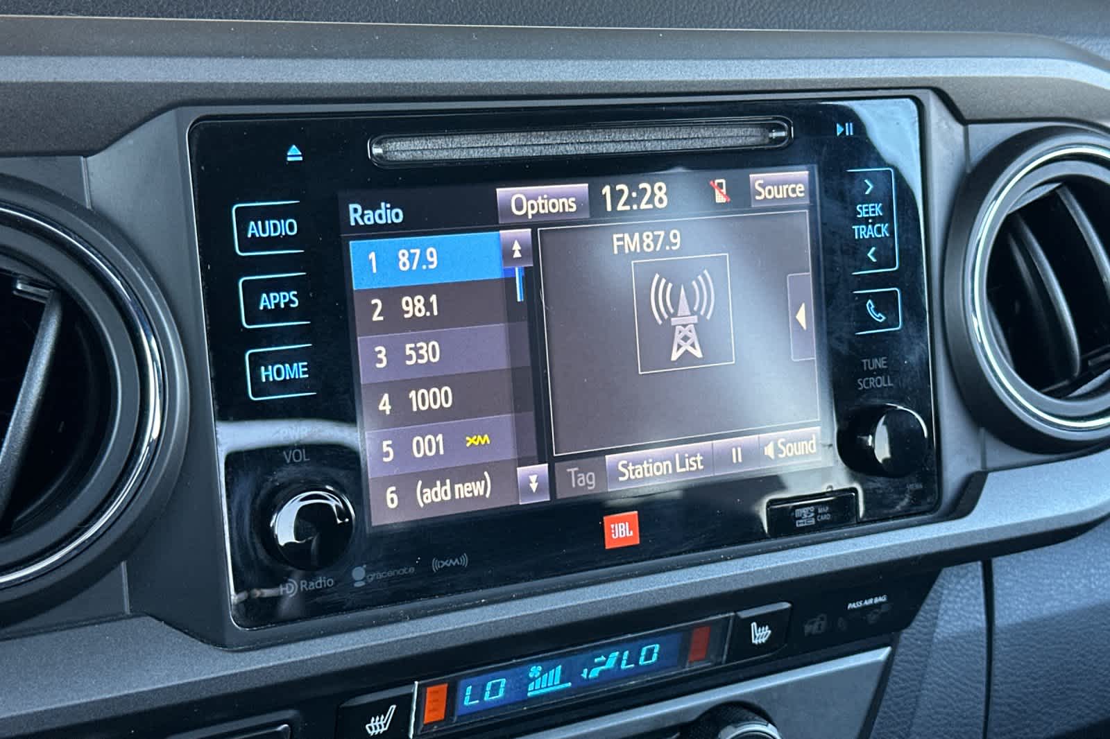 Thumbnail: 2019 Toyota Tacoma - 17