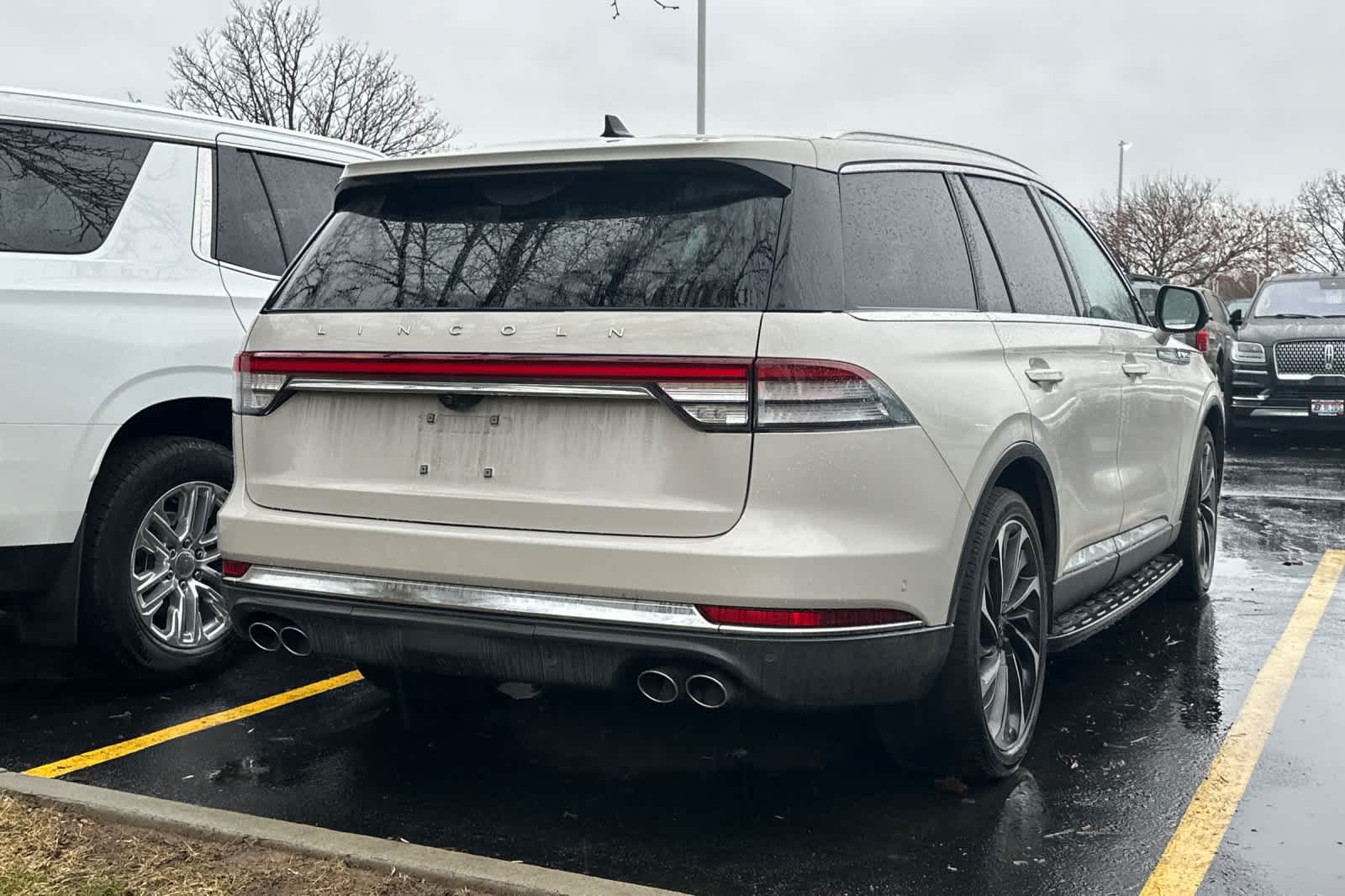 Thumbnail: 2022 Lincoln Aviator - 2