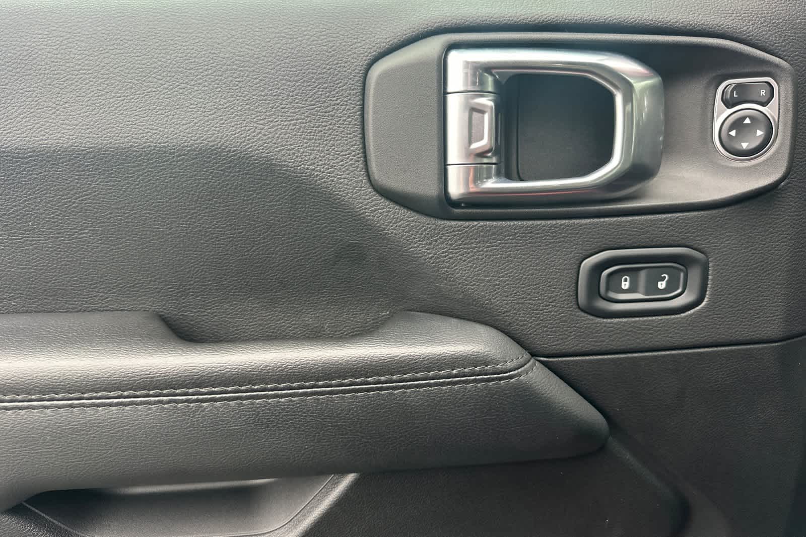 Thumbnail: 2022 Jeep Wrangler - 12