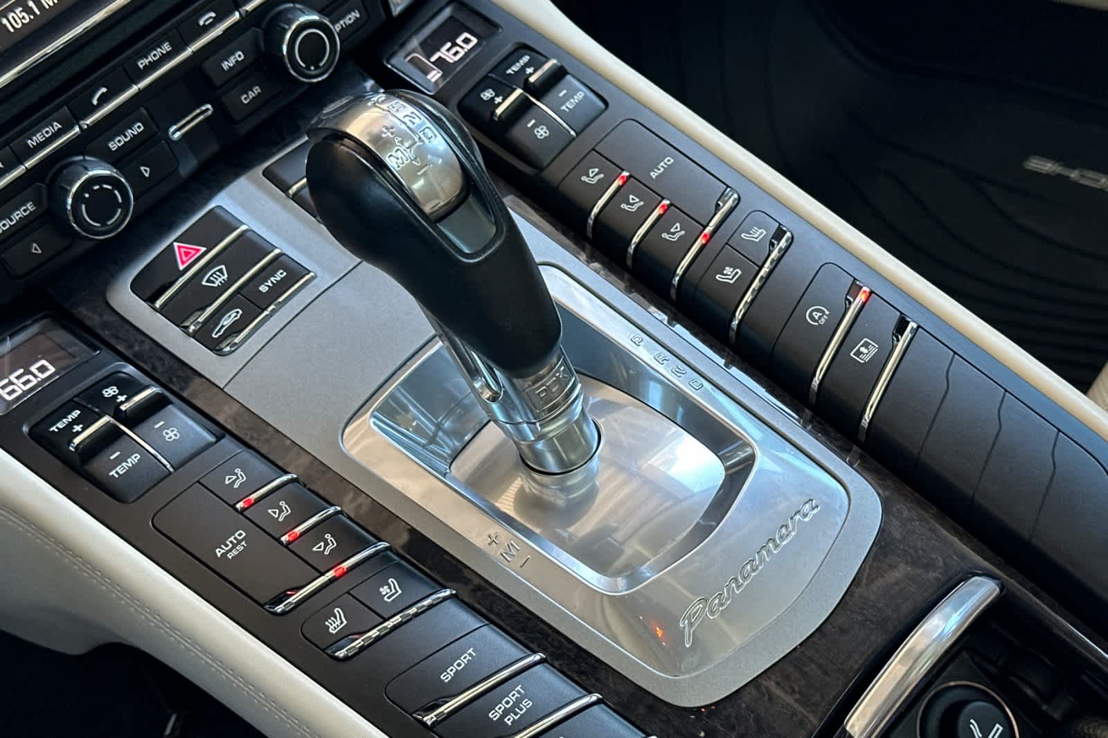 Thumbnail: 2014 Porsche Panamera - 21