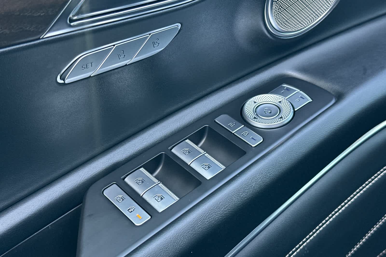 Thumbnail: 2021 Genesis GV80 - 13