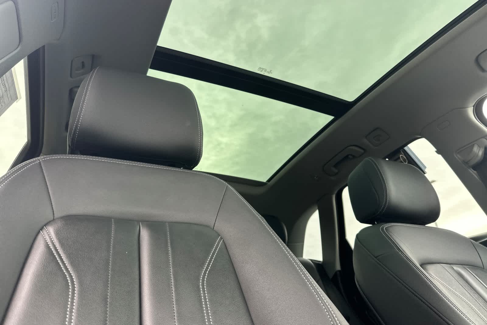 Thumbnail: 2023 Audi Q5 - 17