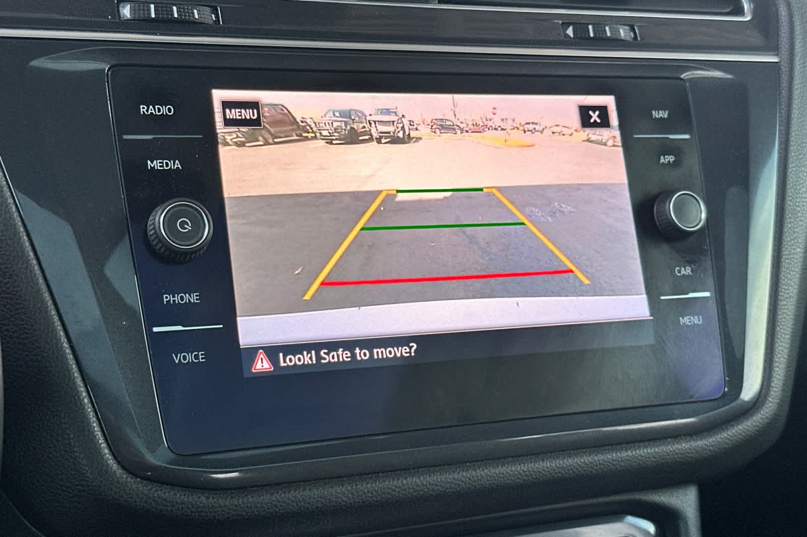 Thumbnail: 2018 Volkswagen Tiguan - 20