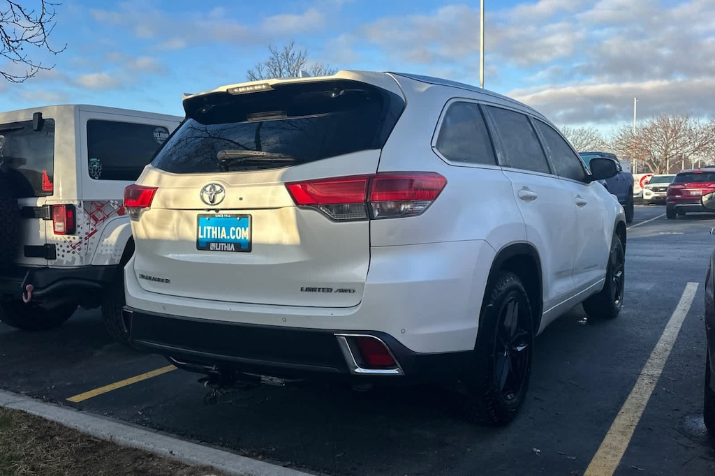 Used 2019 Toyota Highlander Limited Platinum V6 SUV