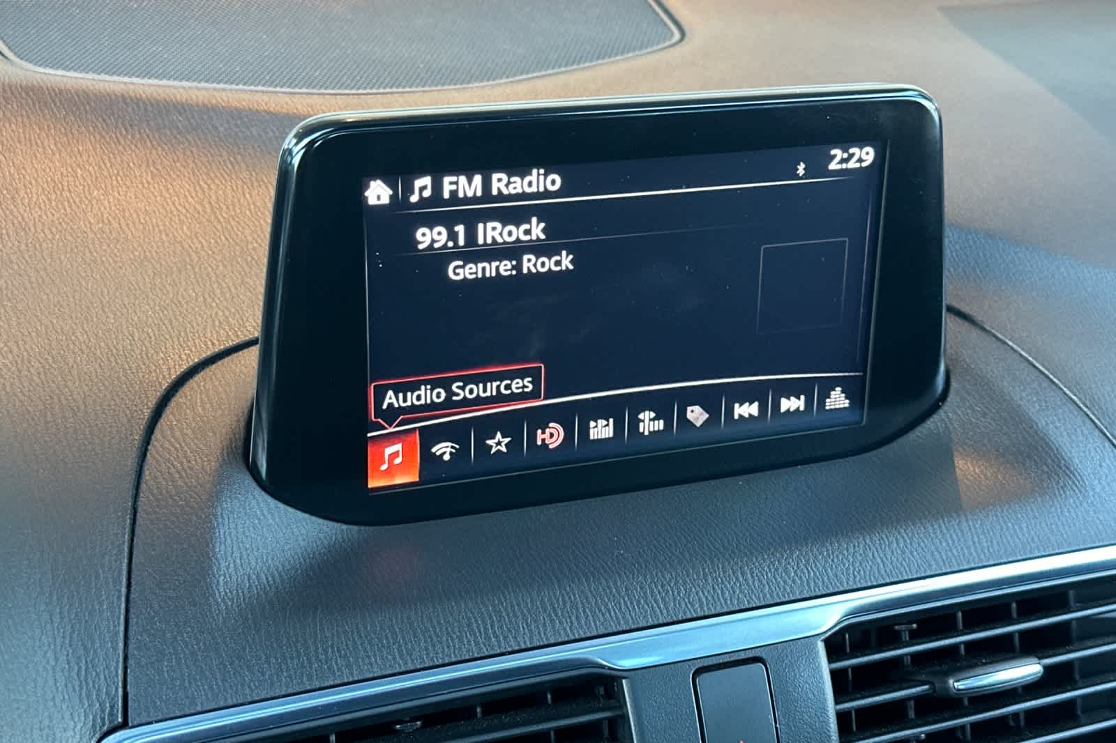 Thumbnail: 2018 Mazda Mazda3 - 17