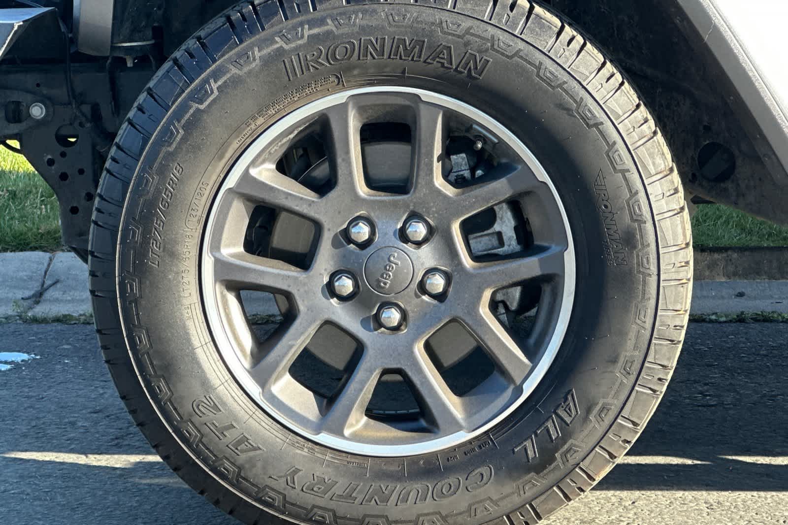 Thumbnail: 2020 Jeep Gladiator - 24