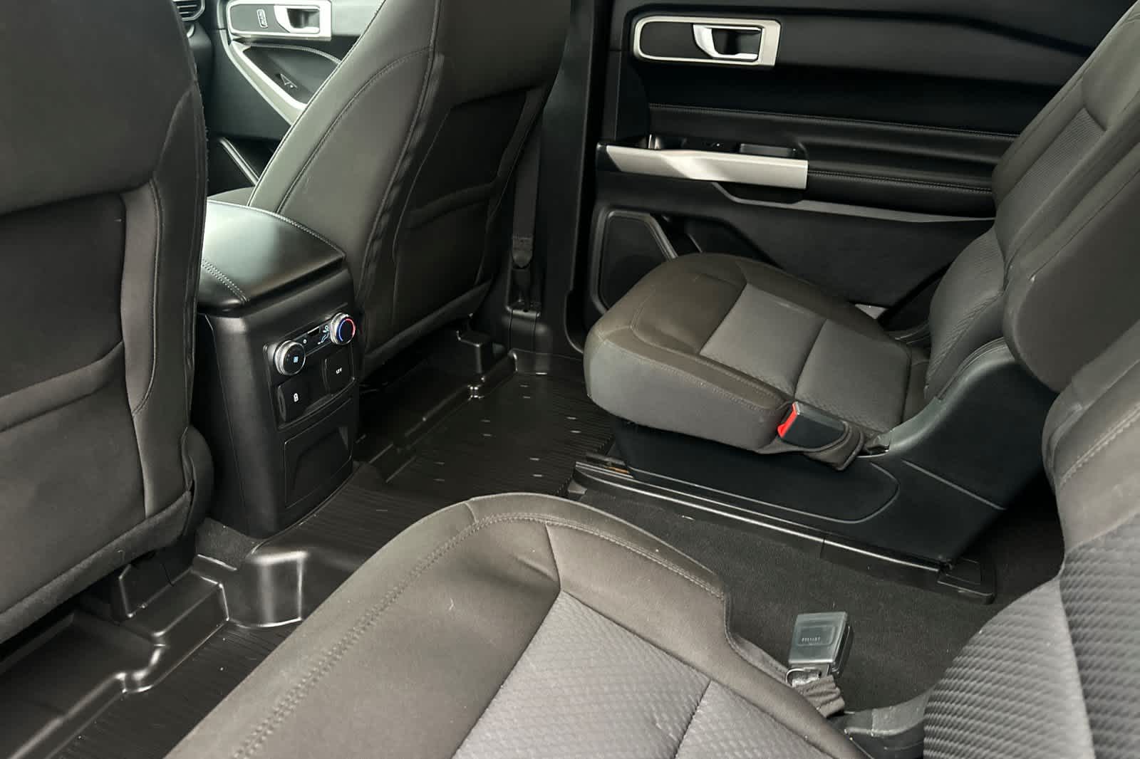 Thumbnail: 2022 Ford Explorer - 4