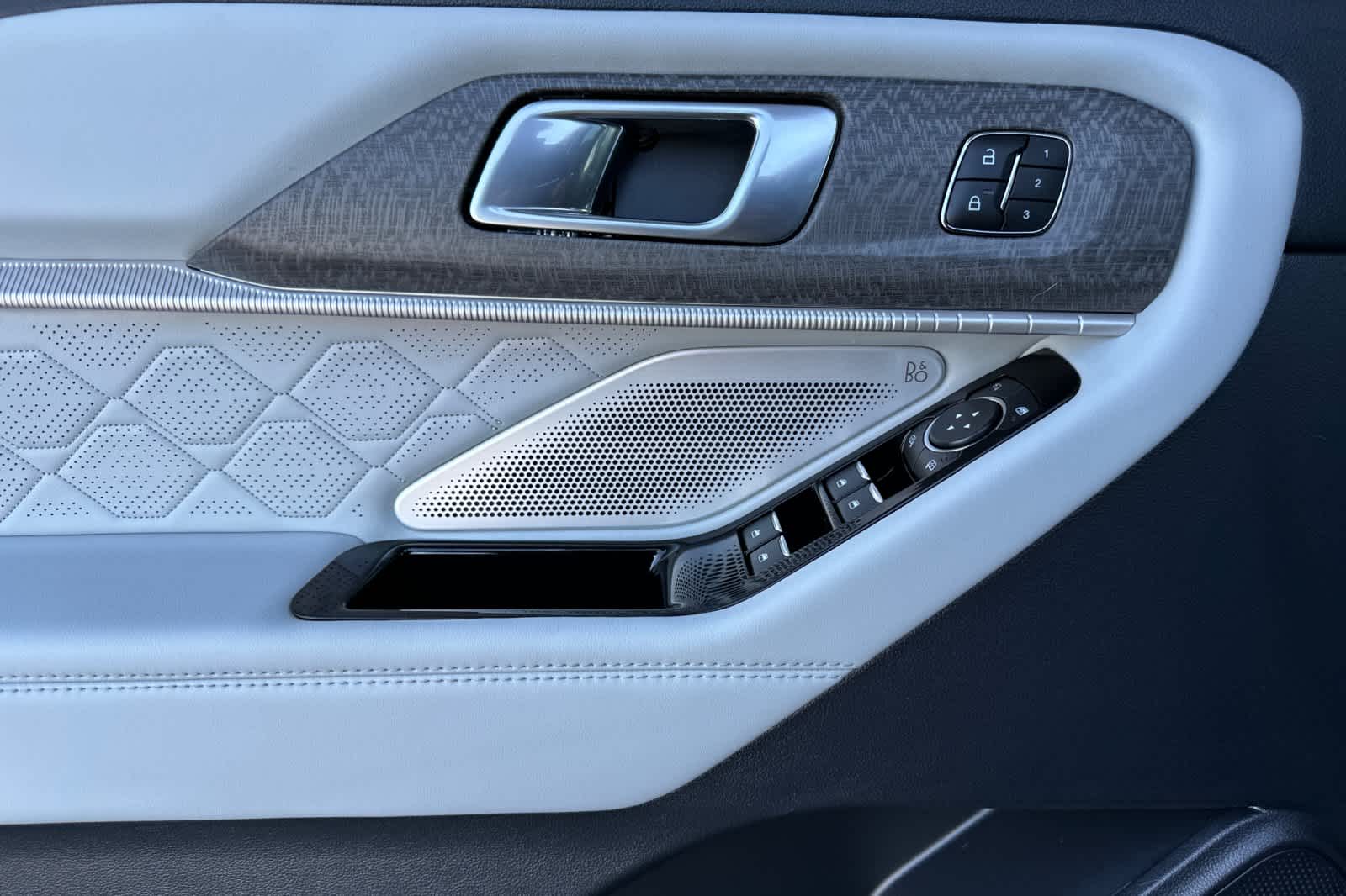 Thumbnail: 2025 Ford Explorer - 12