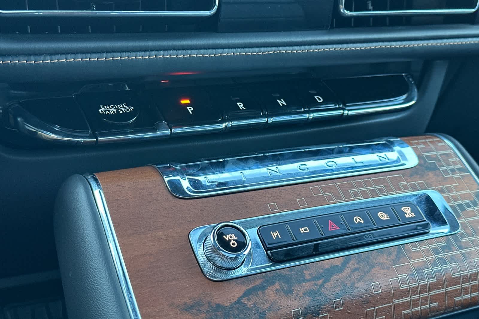 Thumbnail: 2025 Lincoln Aviator - 22