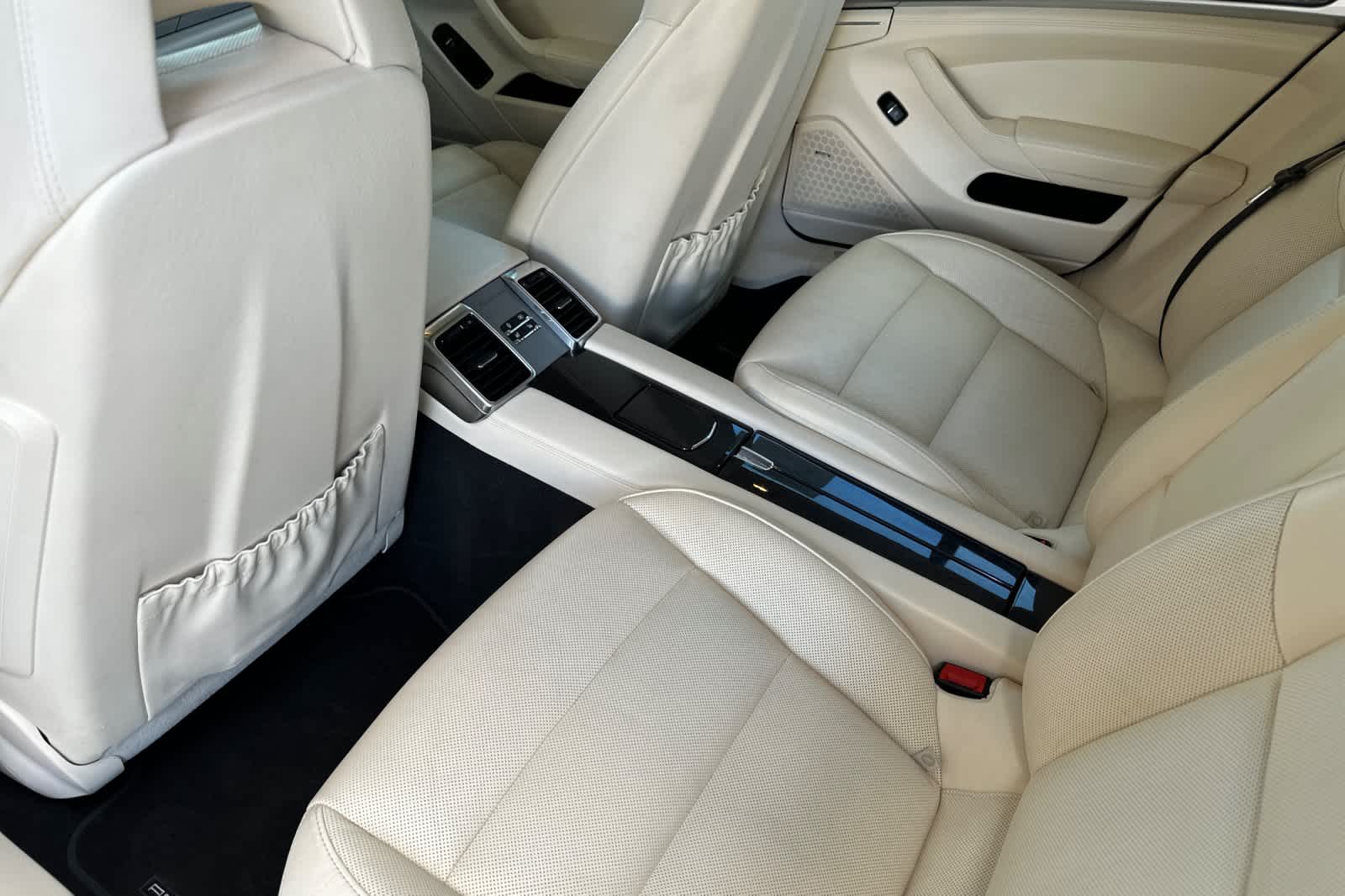 Thumbnail: 2014 Porsche Panamera - 4