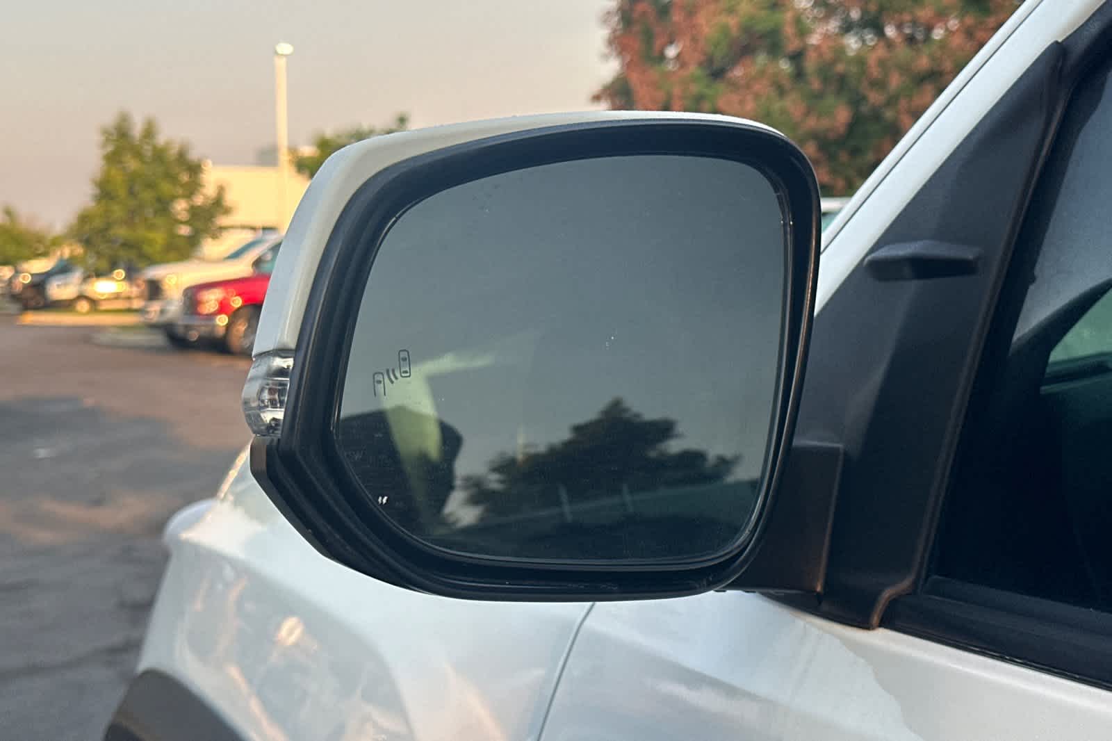 Thumbnail: 2019 Toyota Tacoma - 10