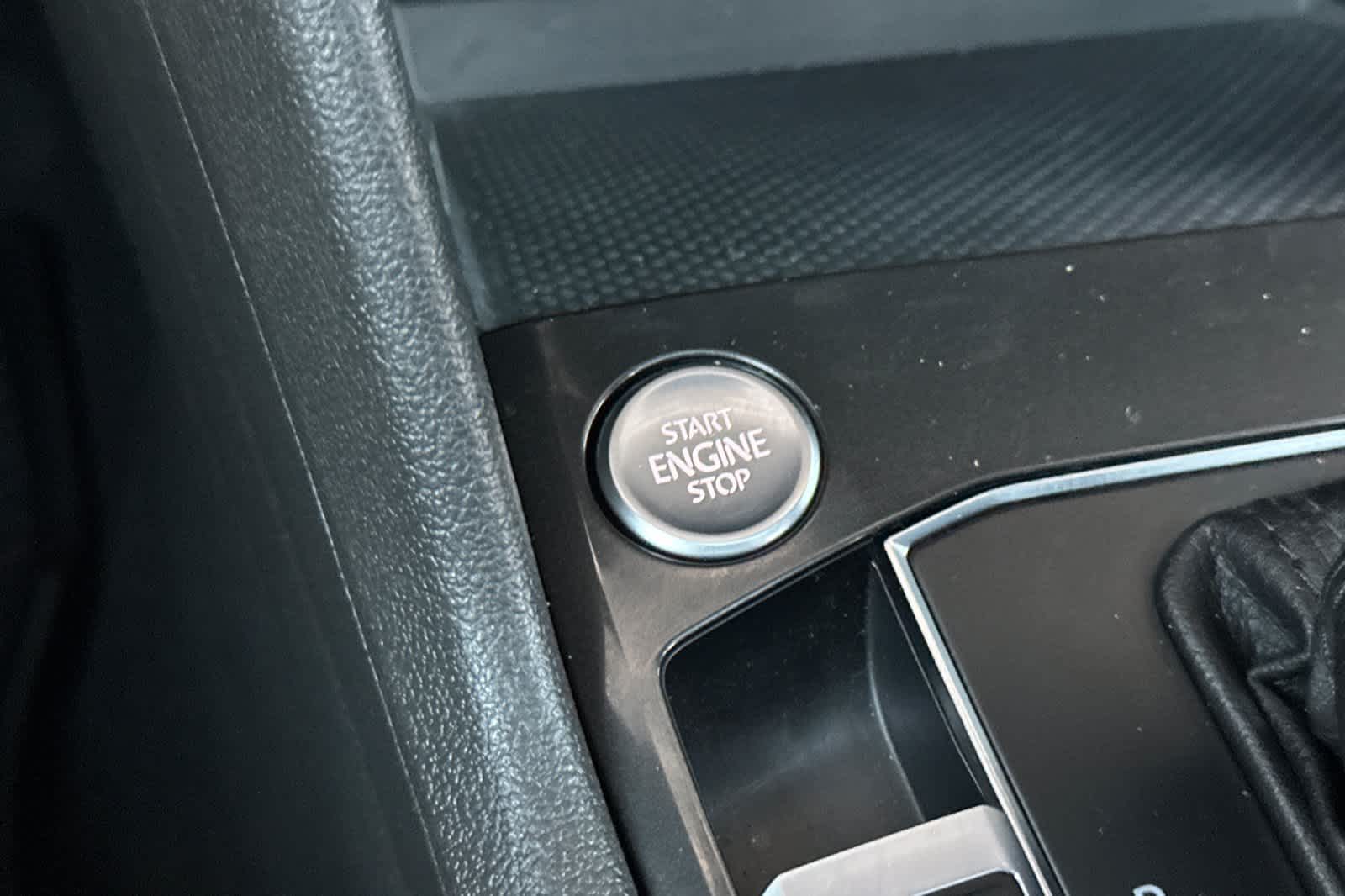 Thumbnail: 2018 Volkswagen Tiguan - 23