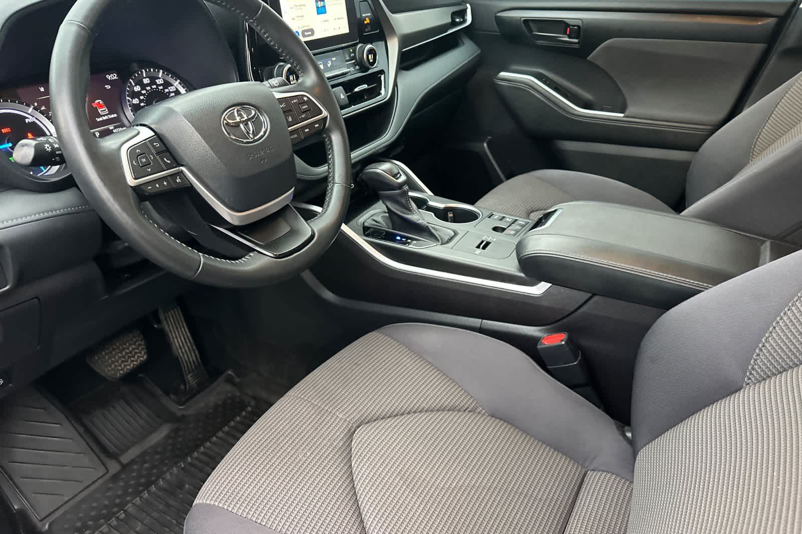 Thumbnail: 2023 Toyota Highlander - 11