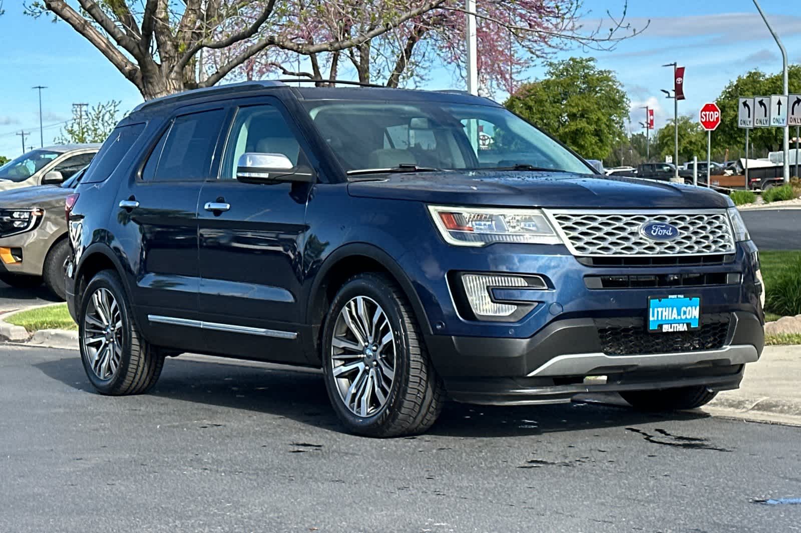 Thumbnail: 2017 Ford Explorer - 9