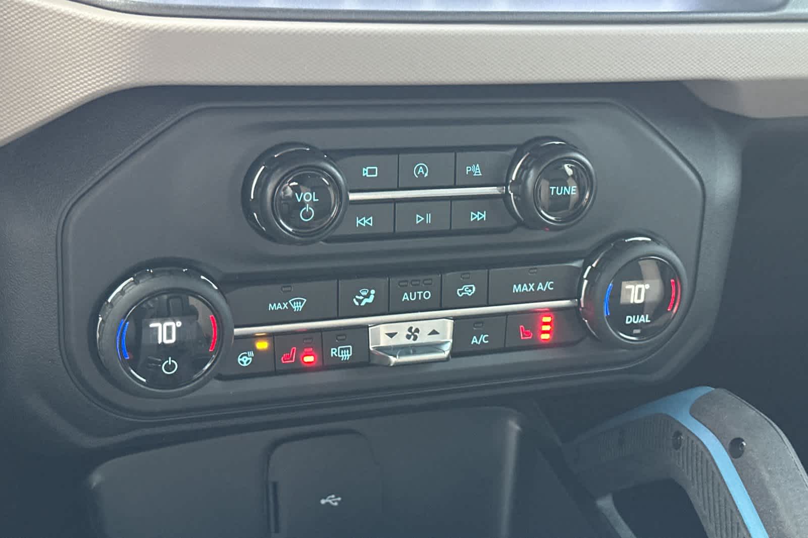 Thumbnail: 2024 Ford Bronco - 21