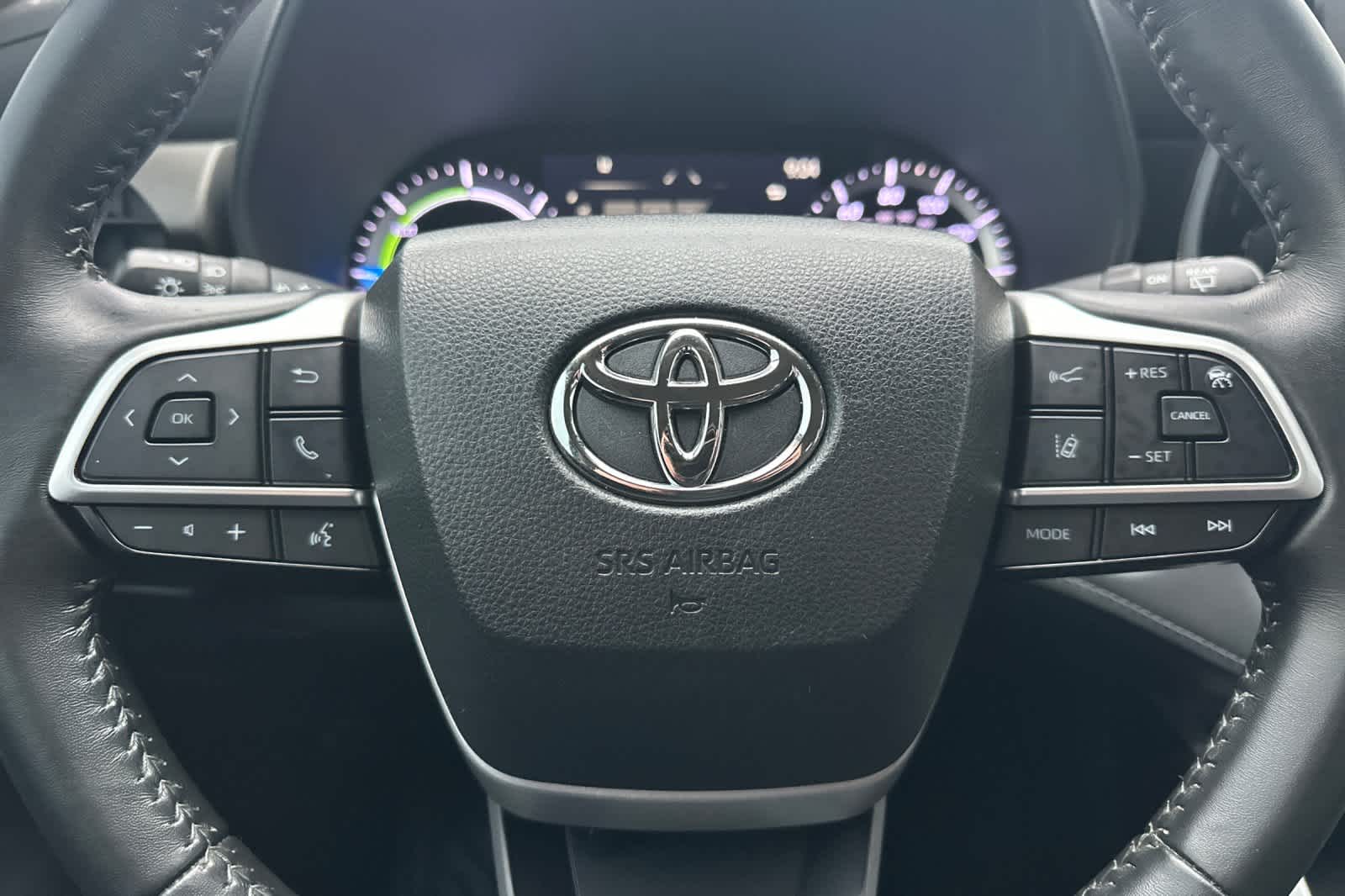 Thumbnail: 2023 Toyota Highlander - 24