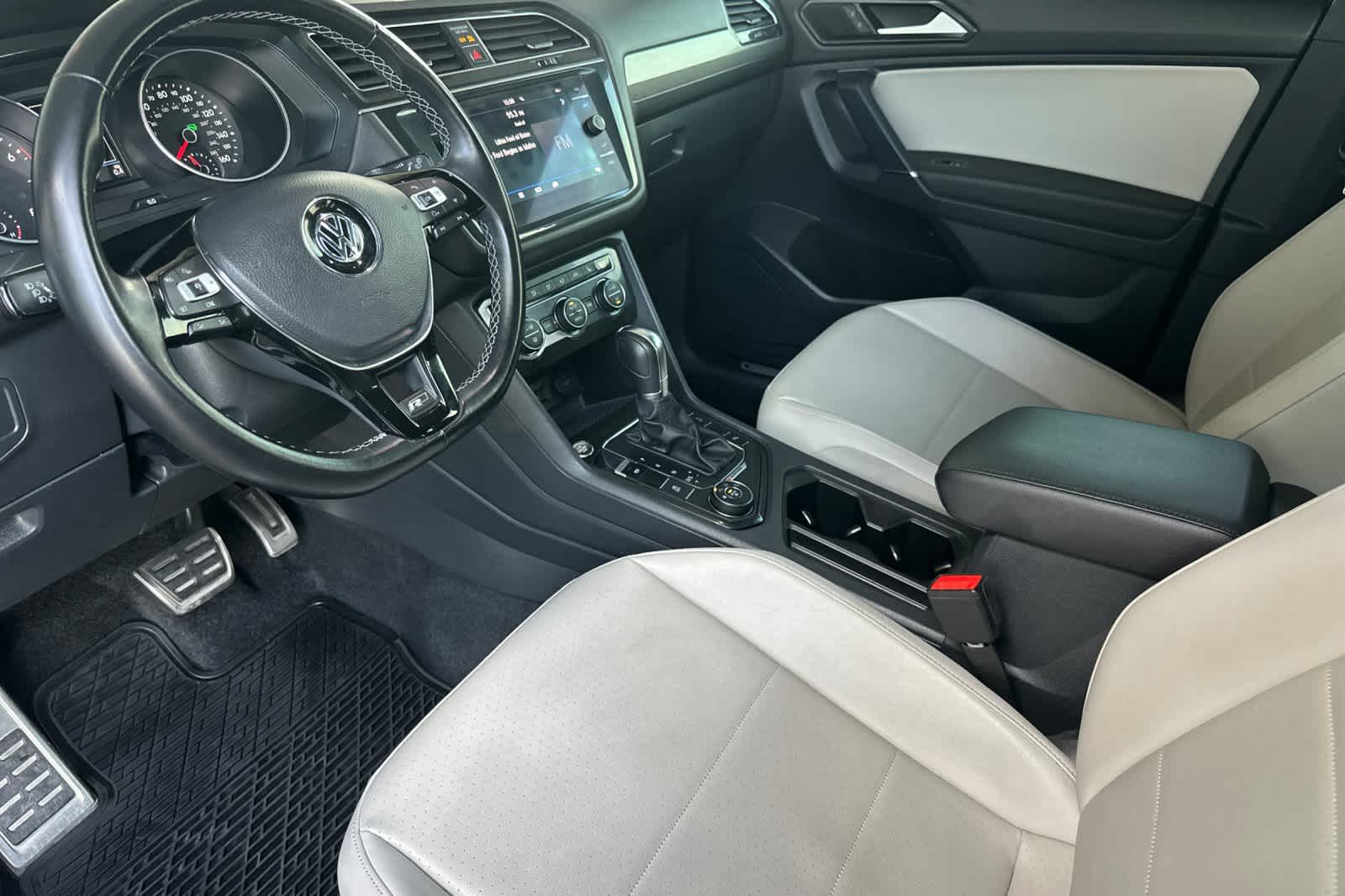 Thumbnail: 2018 Volkswagen Tiguan - 11