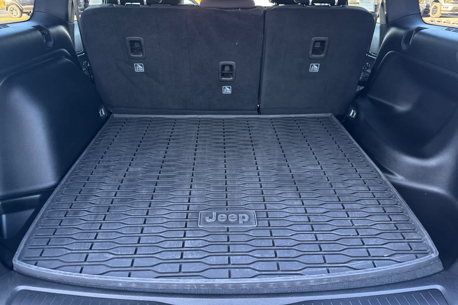 Thumbnail: 2025 Jeep Grand Cherokee - 15