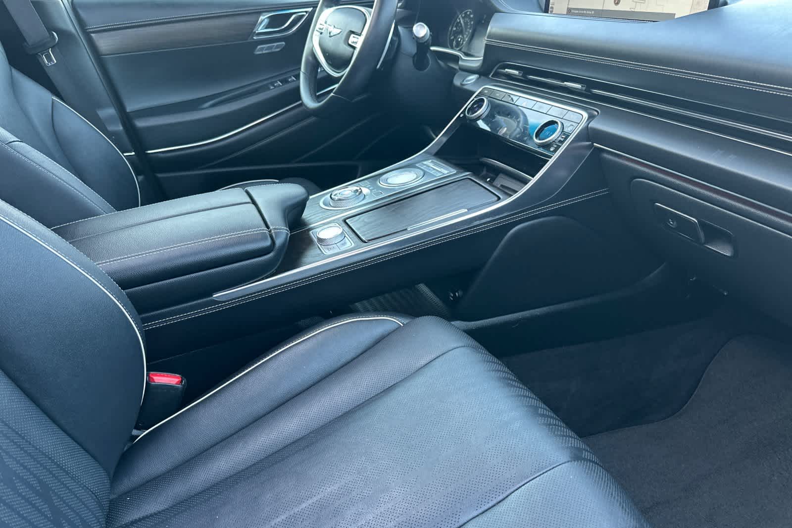 Thumbnail: 2021 Genesis GV80 - 16