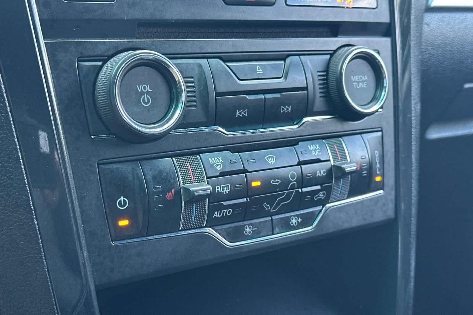 Thumbnail: 2016 Ford Explorer - 22