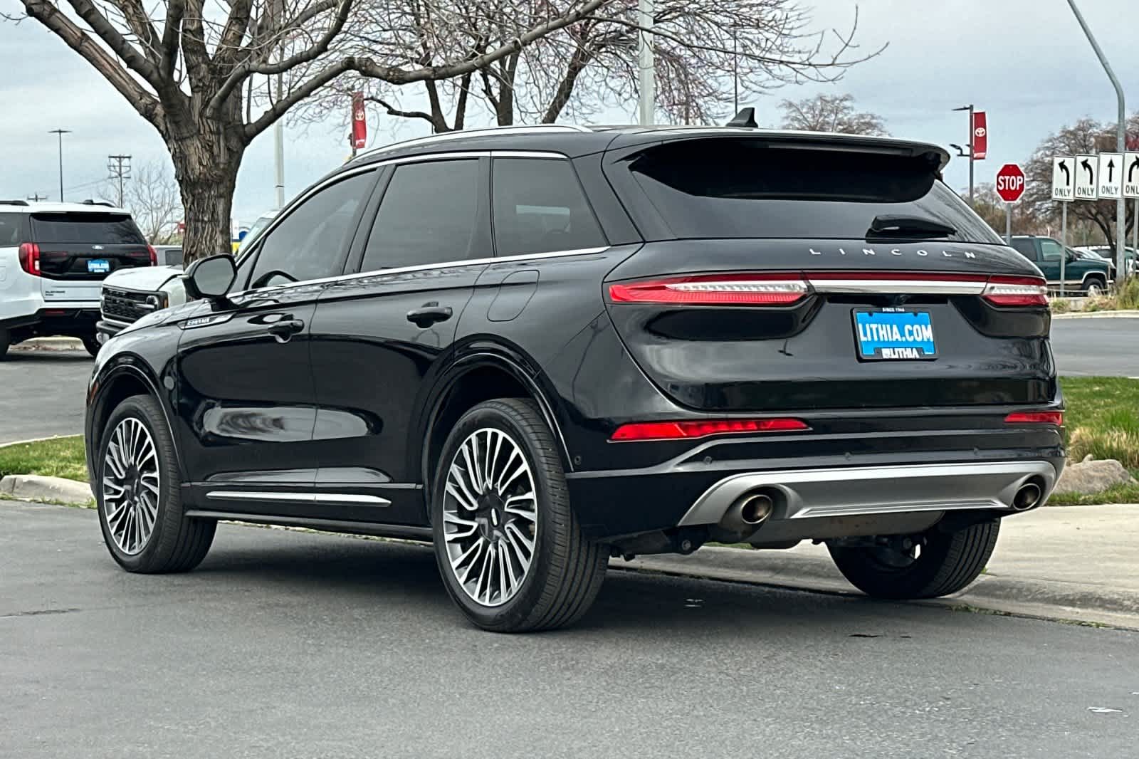 Thumbnail: 2022 Lincoln Corsair - 6