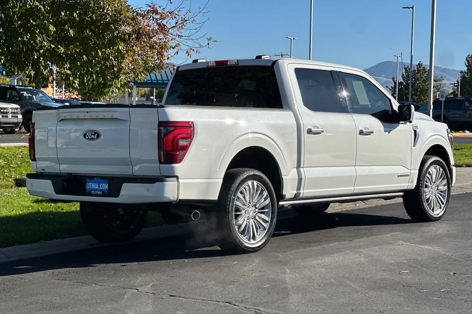 2024 Ford F-150 Platinum photo 2