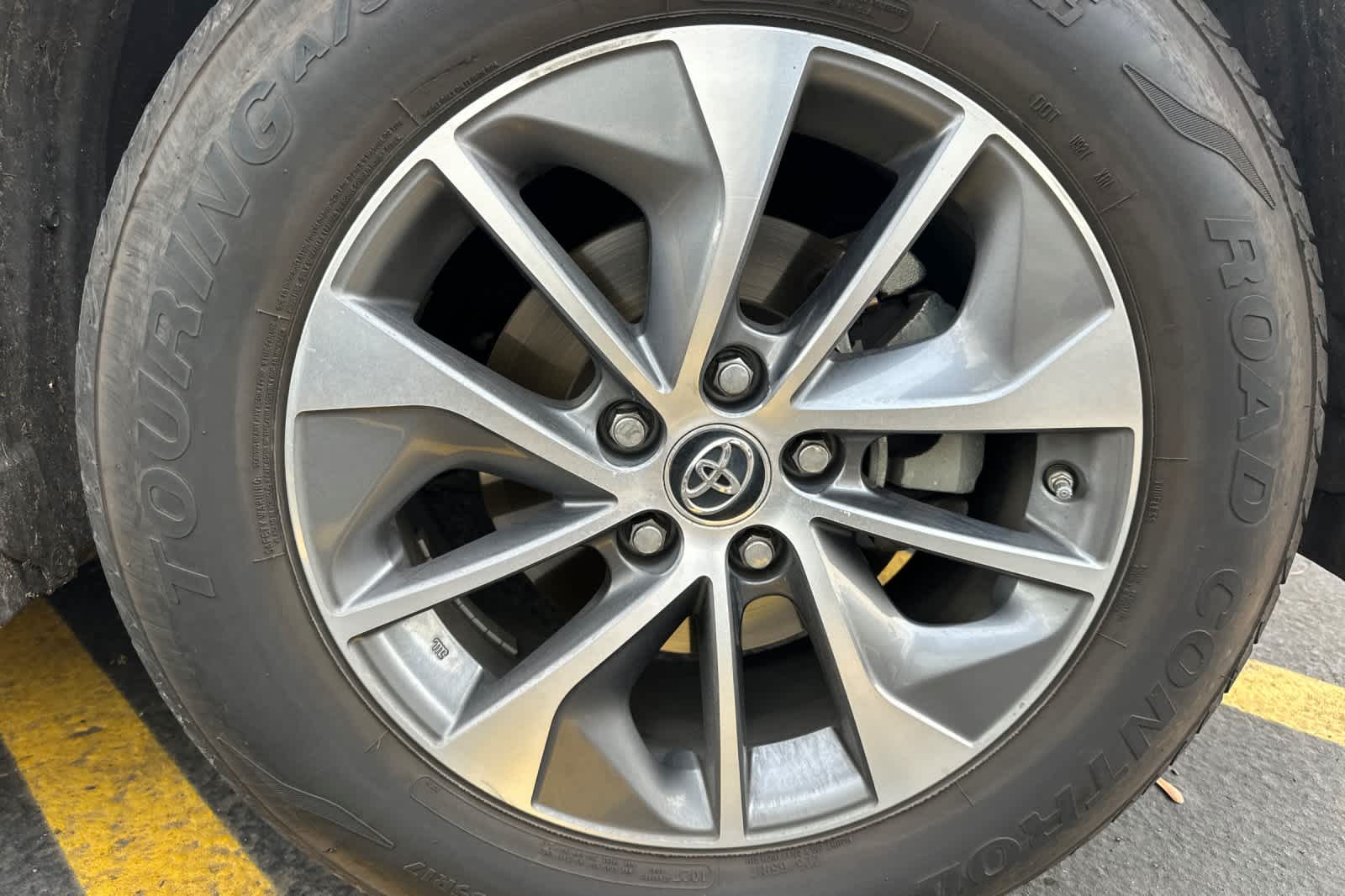 Thumbnail: 2017 Toyota RAV4 - 7