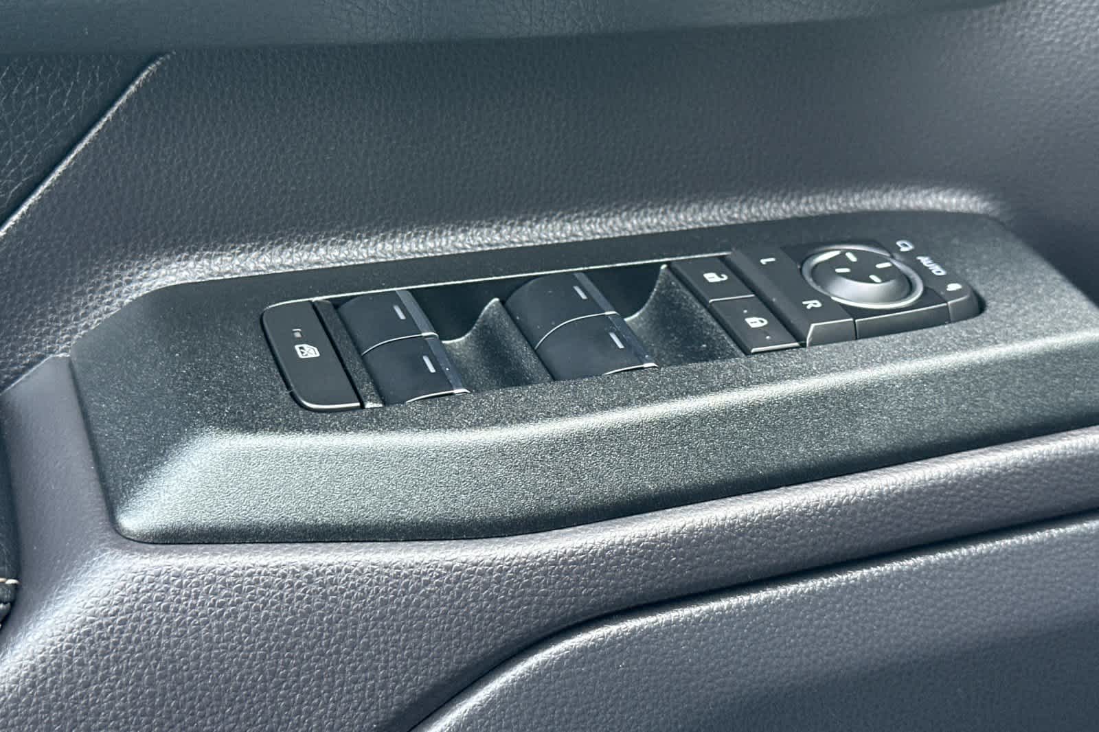 Thumbnail: 2025 Toyota Land Cruiser - 13