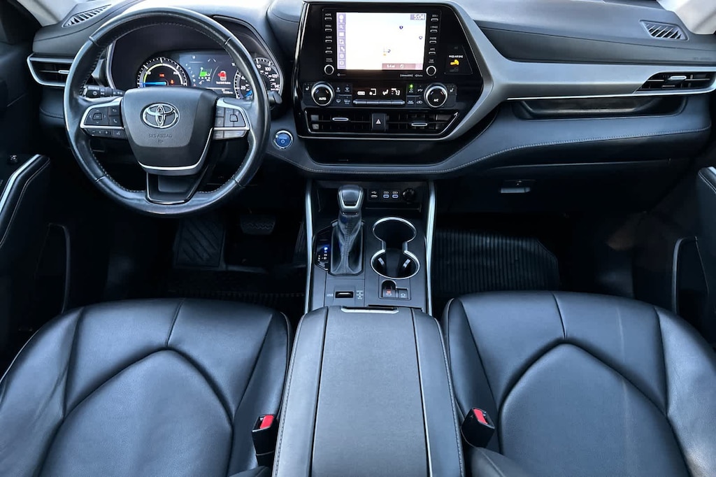 Used 2022 Toyota Highlander Hybrid XLE SUV