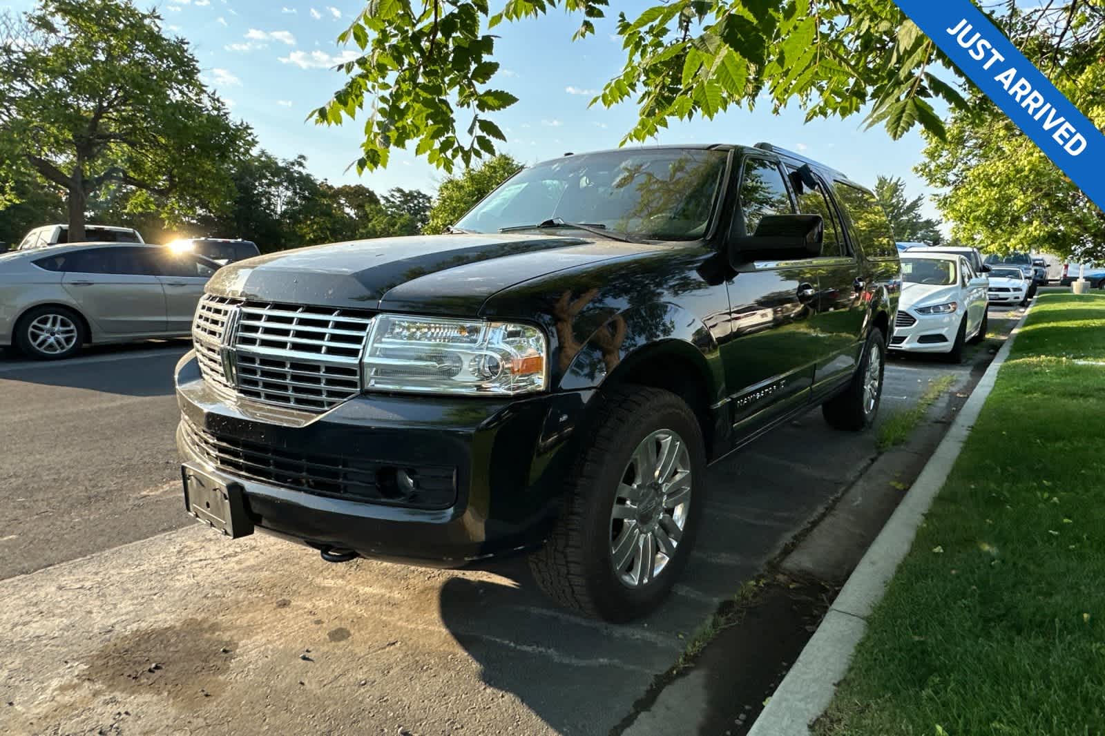 Thumbnail: 2012 Lincoln Navigator L - 1