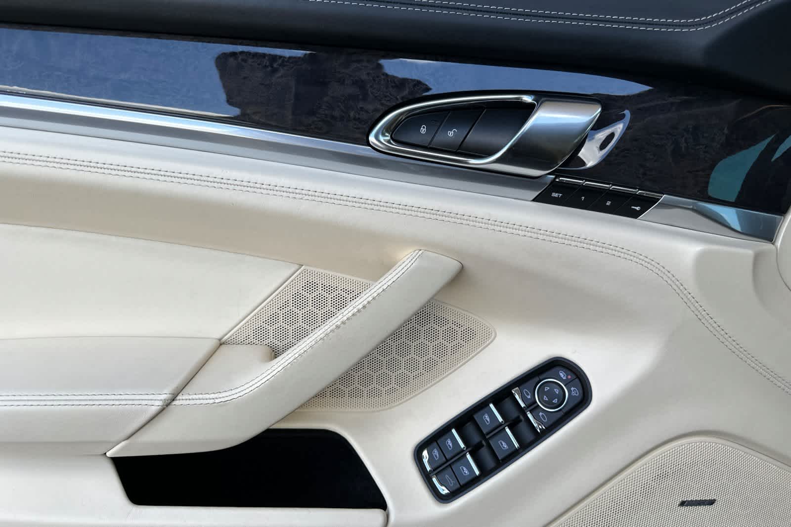 Thumbnail: 2014 Porsche Panamera - 12