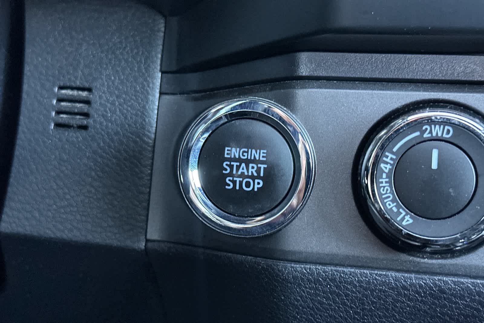 Thumbnail: 2019 Toyota Tacoma - 21