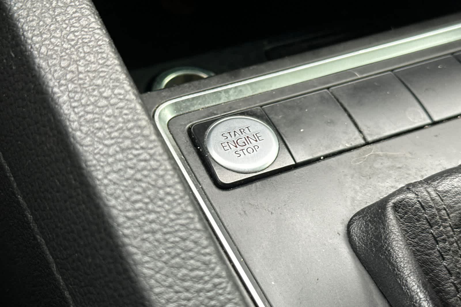 Thumbnail: 2017 Volkswagen Jetta - 21