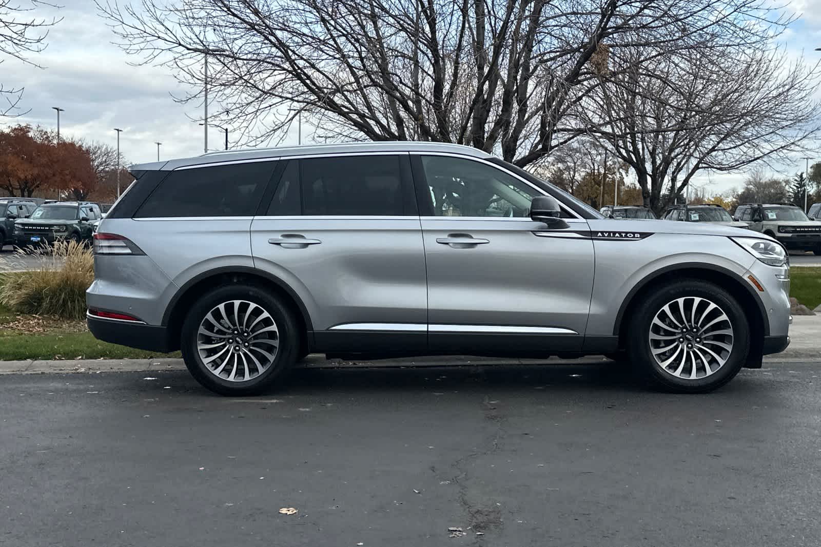 Thumbnail: 2023 Lincoln Aviator - 8