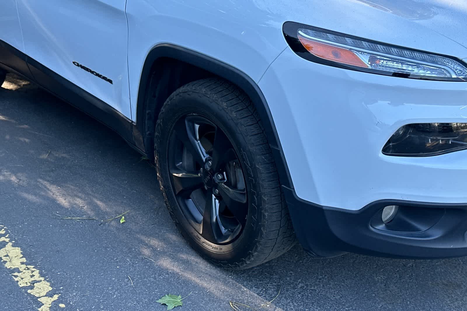 Thumbnail: 2017 Jeep Cherokee - 6