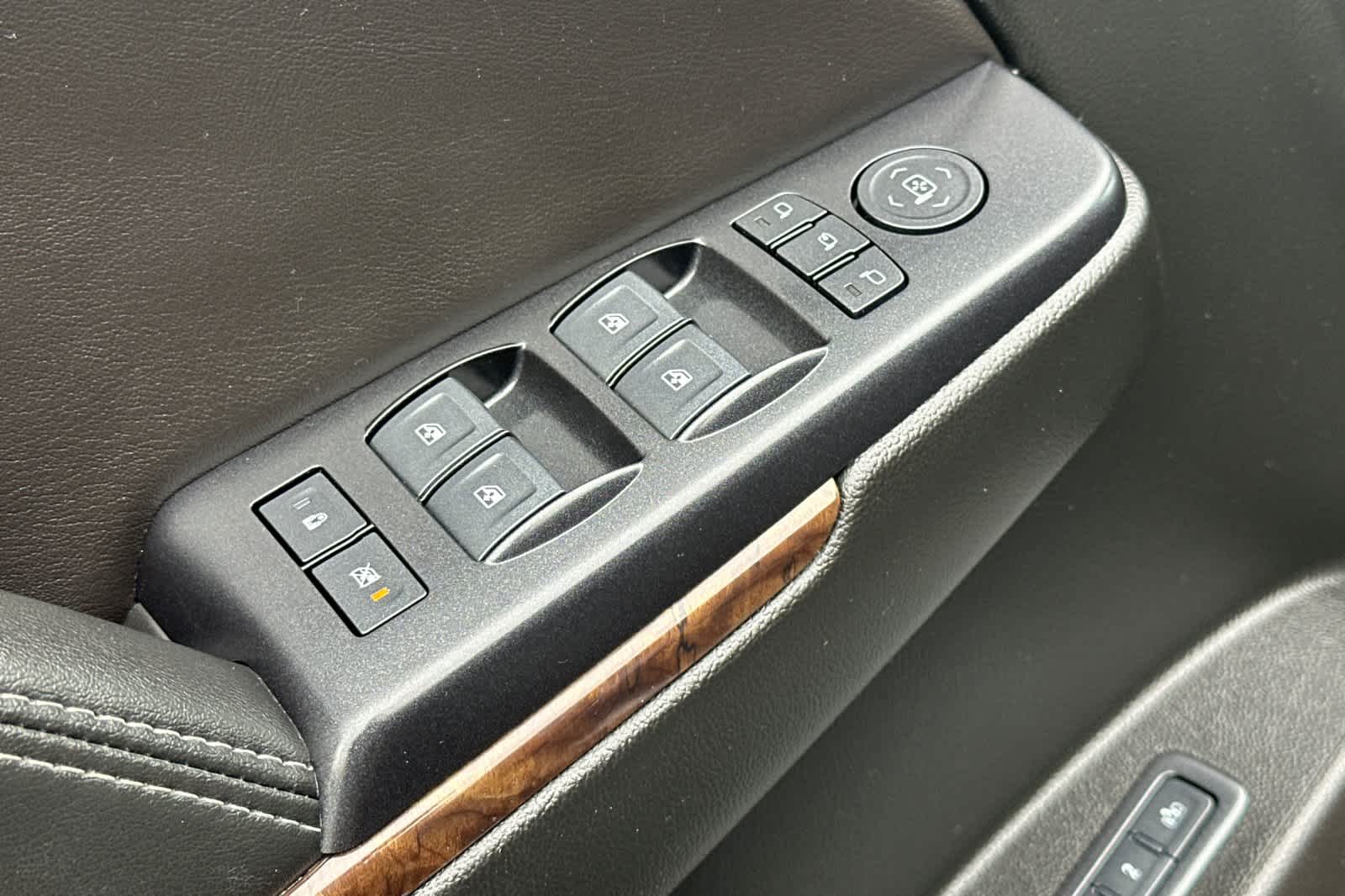 Thumbnail: 2018 Chevrolet Tahoe - 13