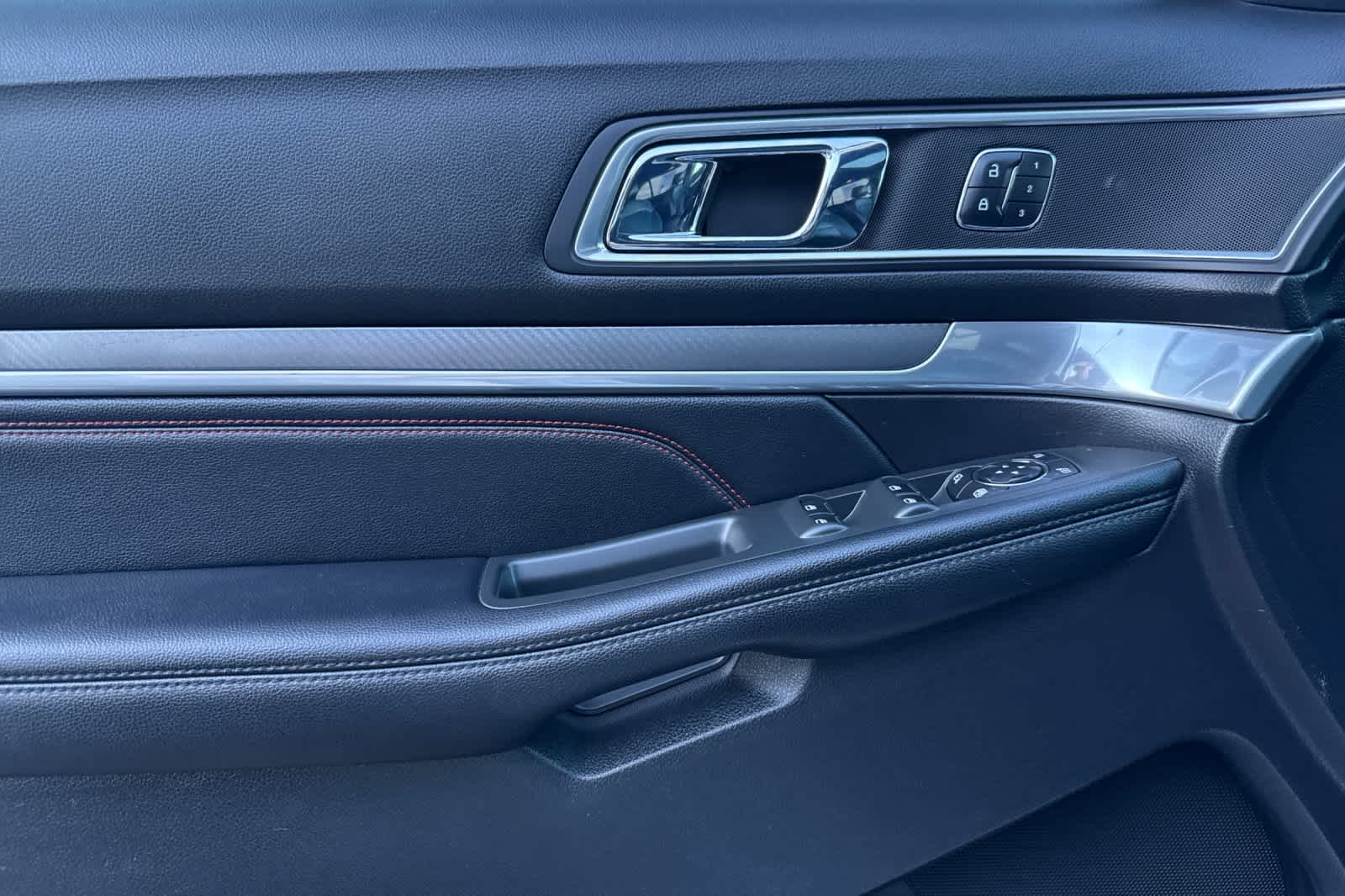 Thumbnail: 2017 Ford Explorer - 12