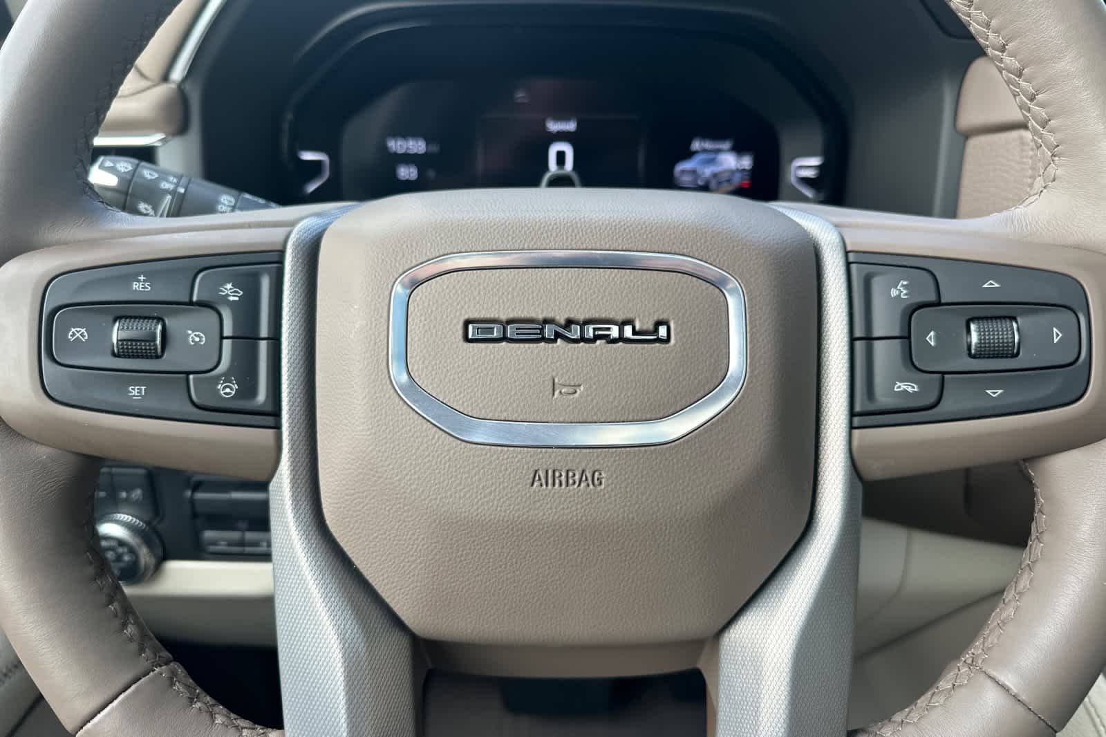 Thumbnail: 2024 GMC Yukon XL - 25