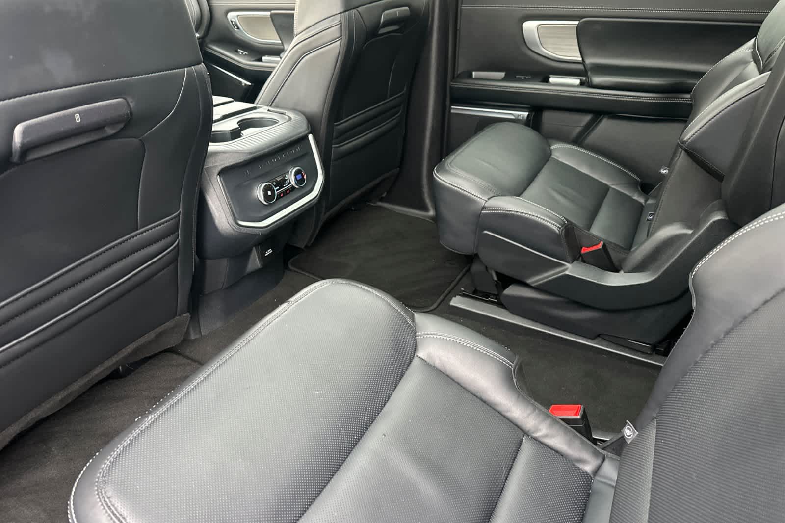 Thumbnail: 2025 Ford Expedition MAX - 4