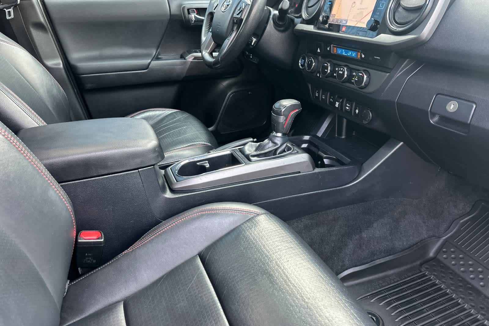 Thumbnail: 2019 Toyota Tacoma - 15