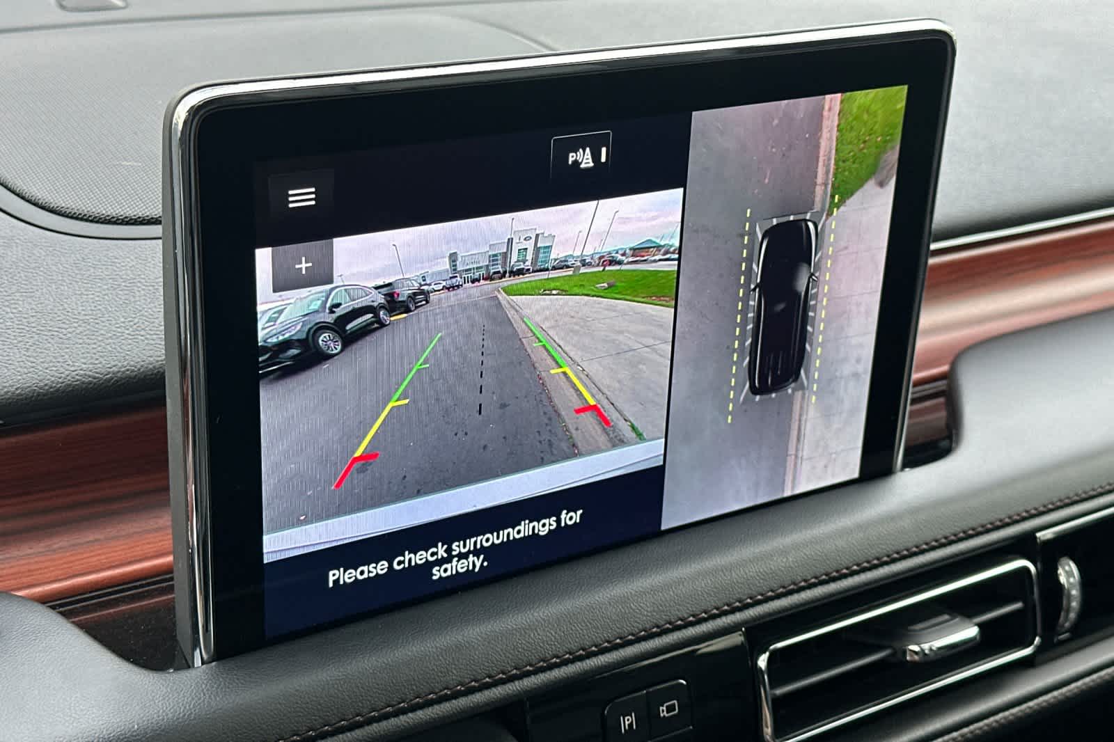 Thumbnail: 2023 Lincoln Aviator - 19