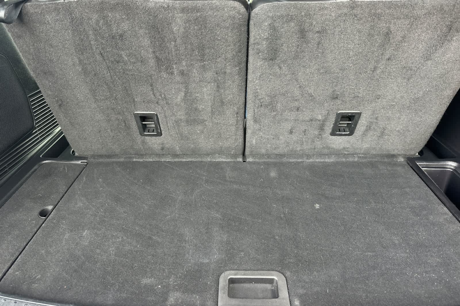 Thumbnail: 2022 Ford Explorer - 16