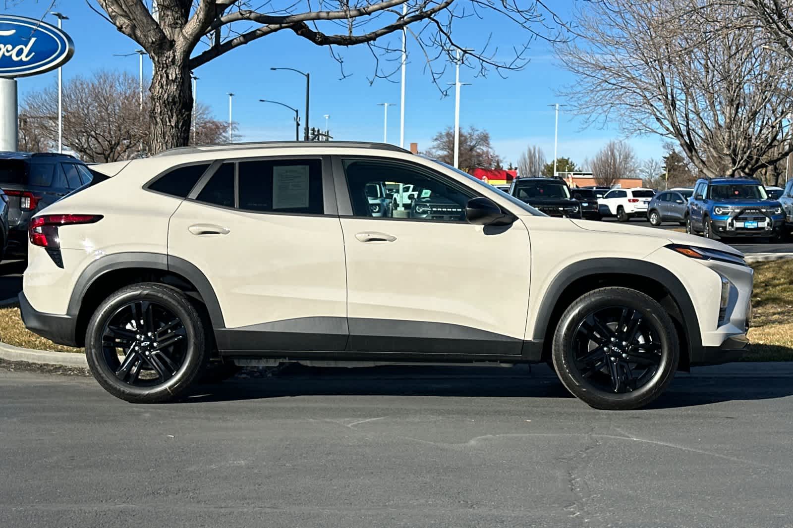 Thumbnail: 2026 Chevrolet Trax - 8