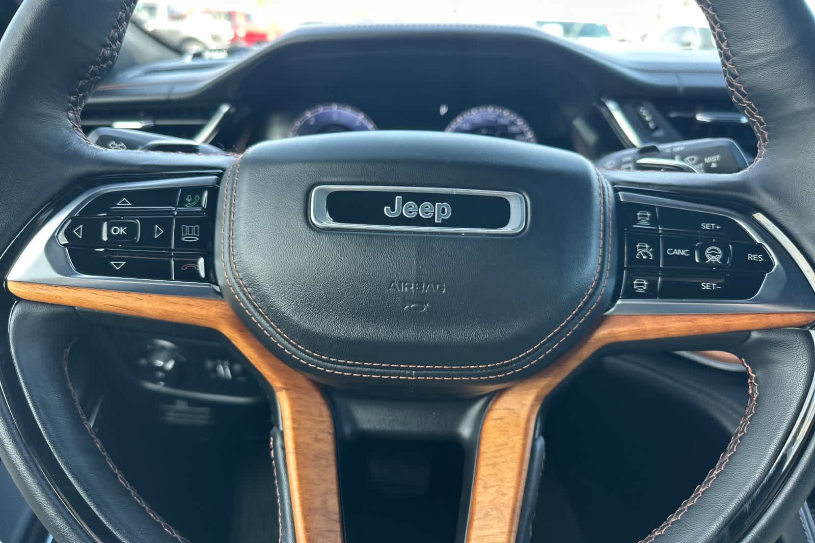 Thumbnail: 2023 Jeep Grand Cherokee - 24