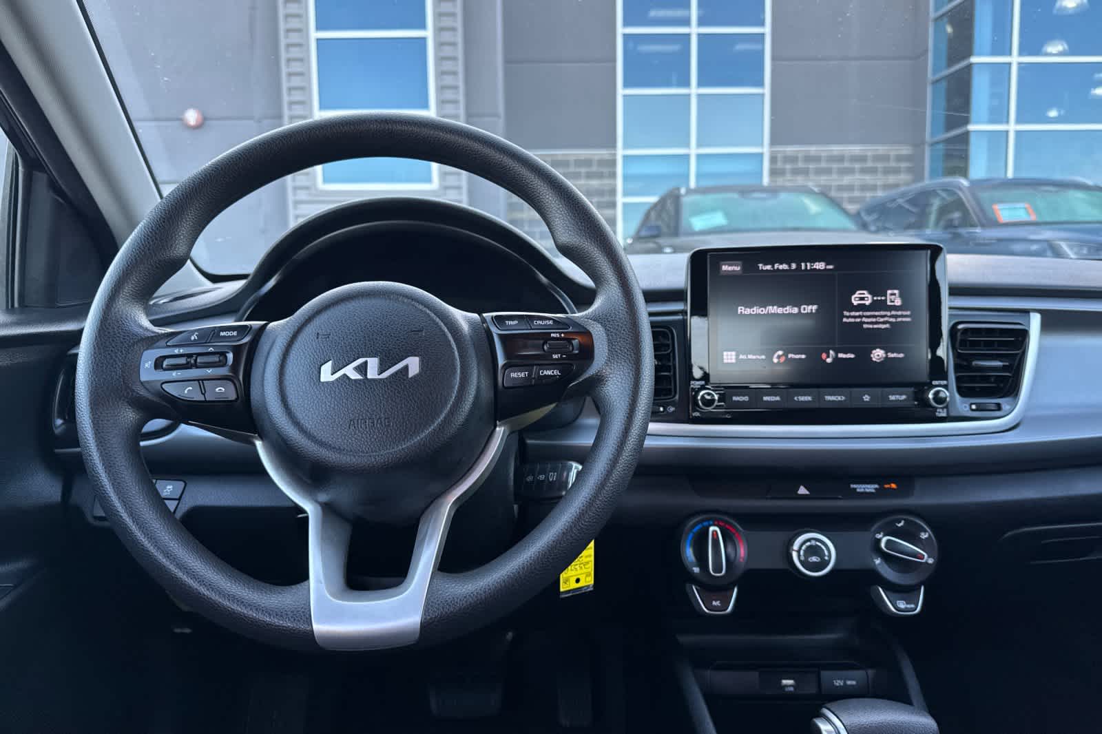 Thumbnail: 2022 Kia Rio - 14