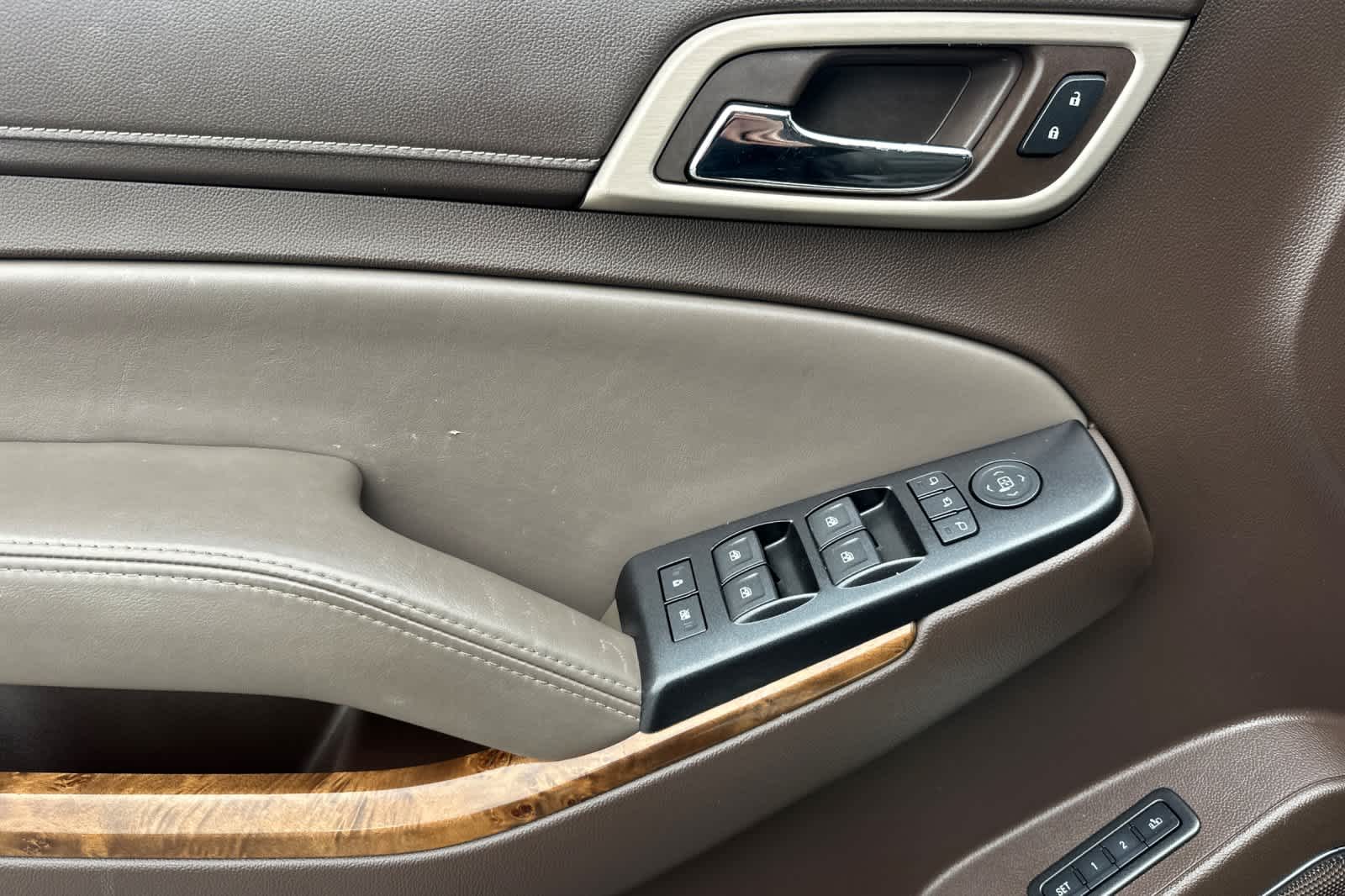 Thumbnail: 2015 GMC Yukon - 12