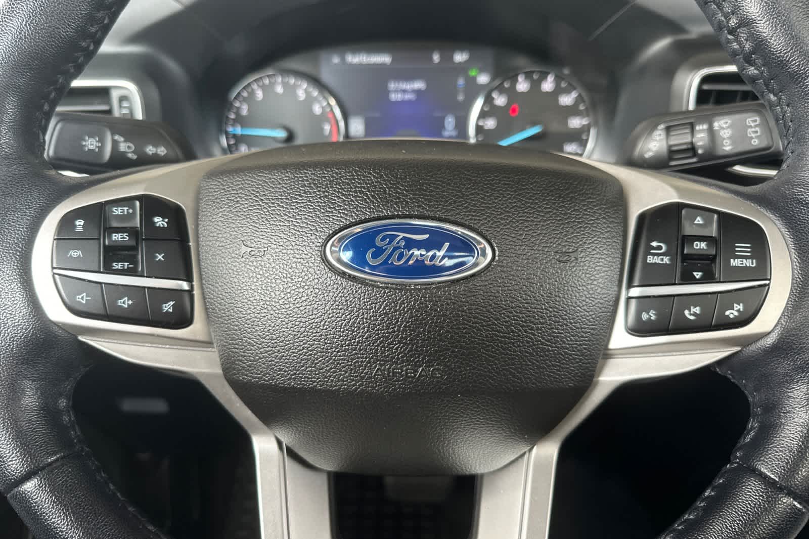 Thumbnail: 2022 Ford Explorer - 25