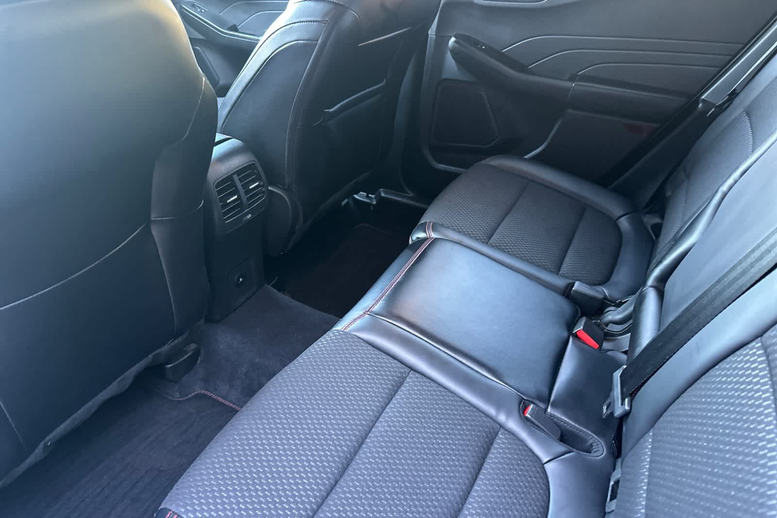 2023 Ford Escape ST-Line photo 4