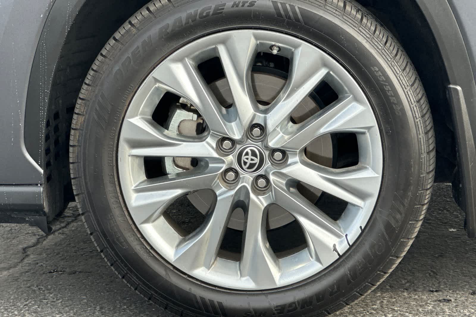 Thumbnail: 2020 Toyota Highlander - 27